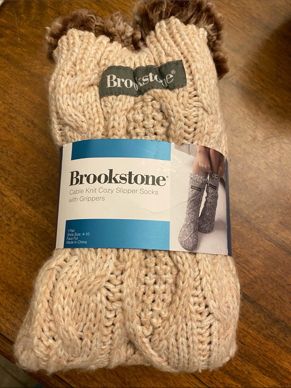 BROOKSTONE Cable Knit Cozy Slipper Socks